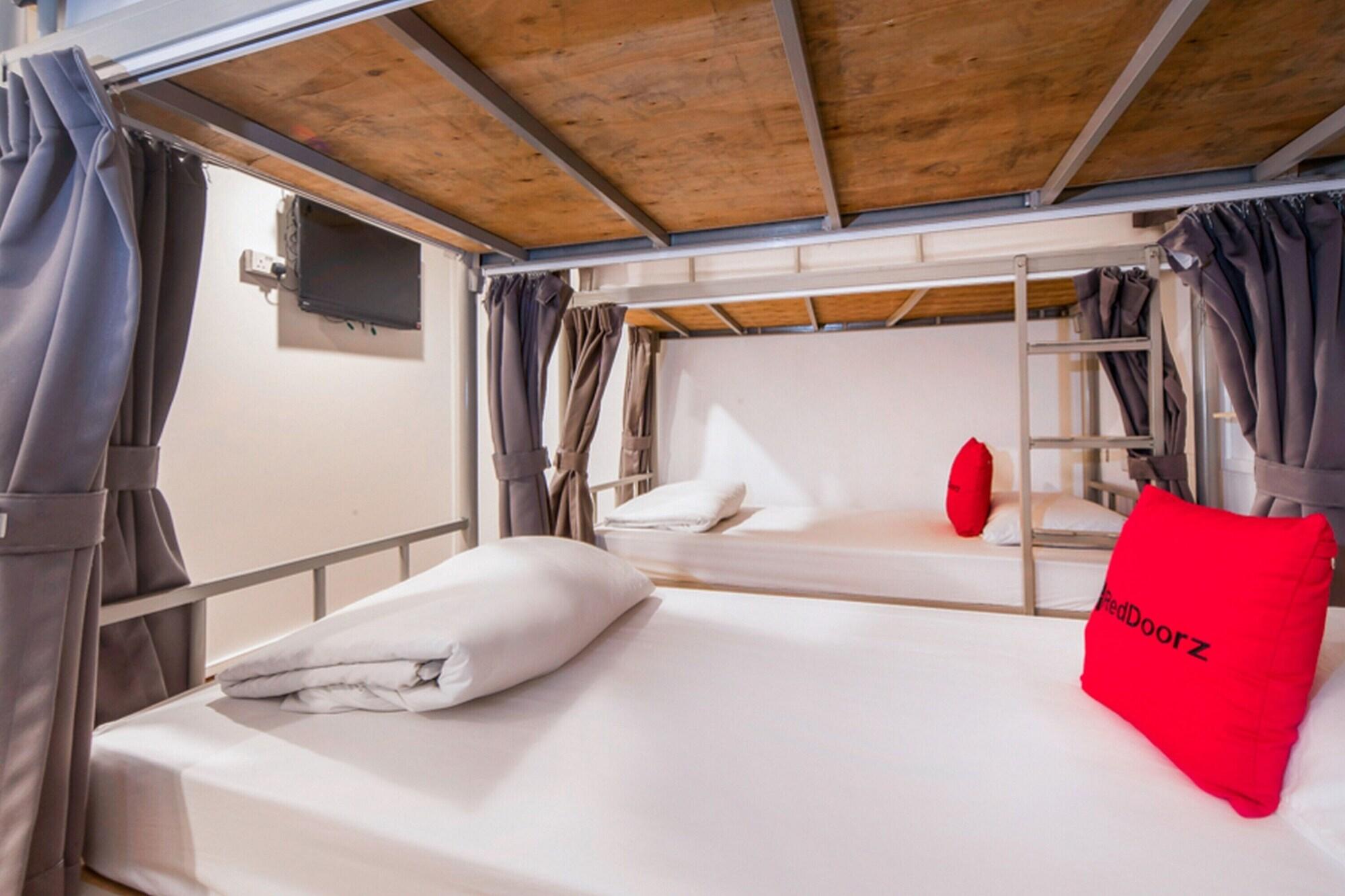 Reddoorz Hostel @ Kallang Mrt Singapore Exterior photo