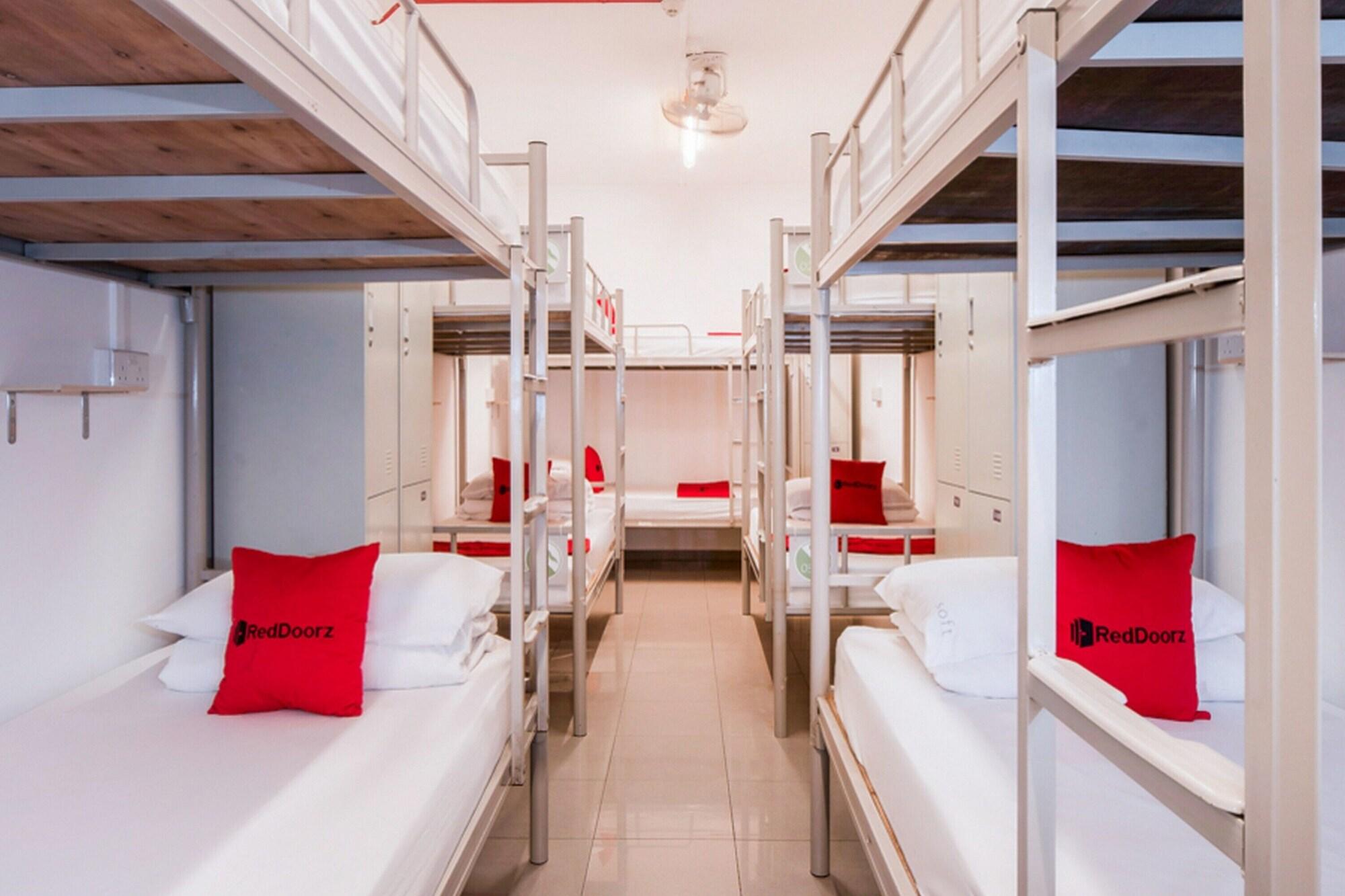 Reddoorz Hostel @ Kallang Mrt Singapore Exterior photo