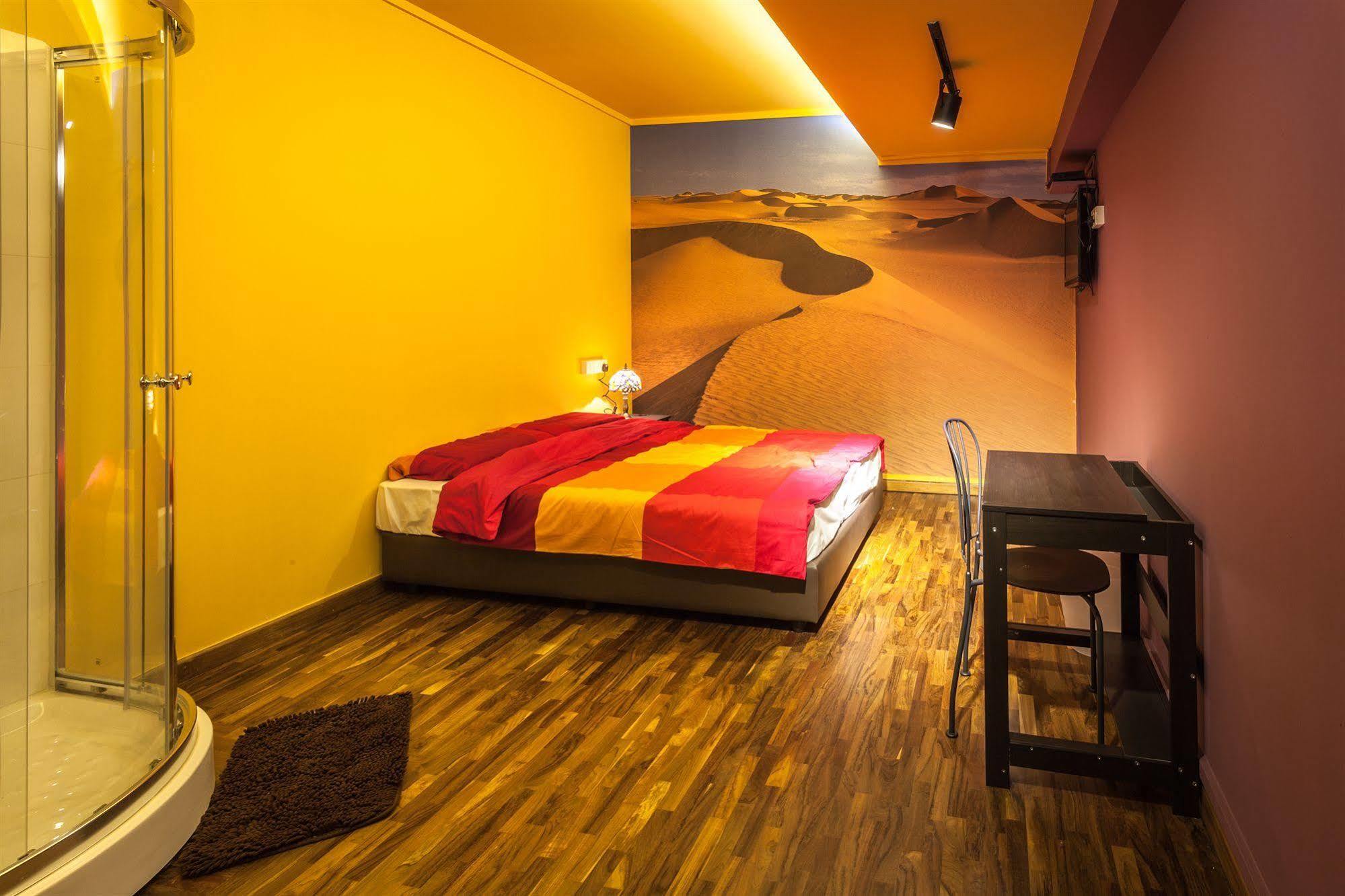 Reddoorz Hostel @ Kallang Mrt Singapore Exterior photo