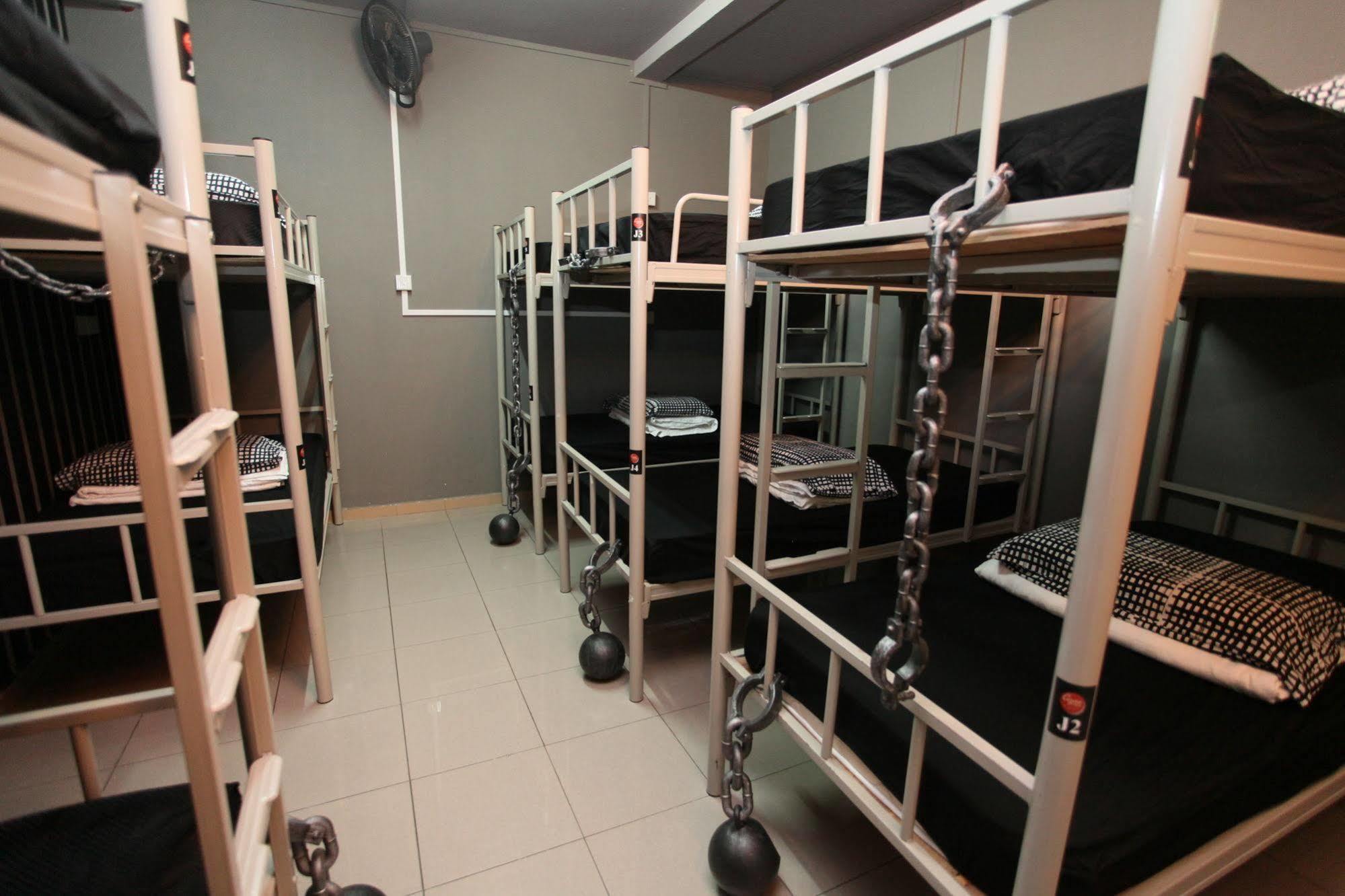 Reddoorz Hostel @ Kallang Mrt Singapore Exterior photo