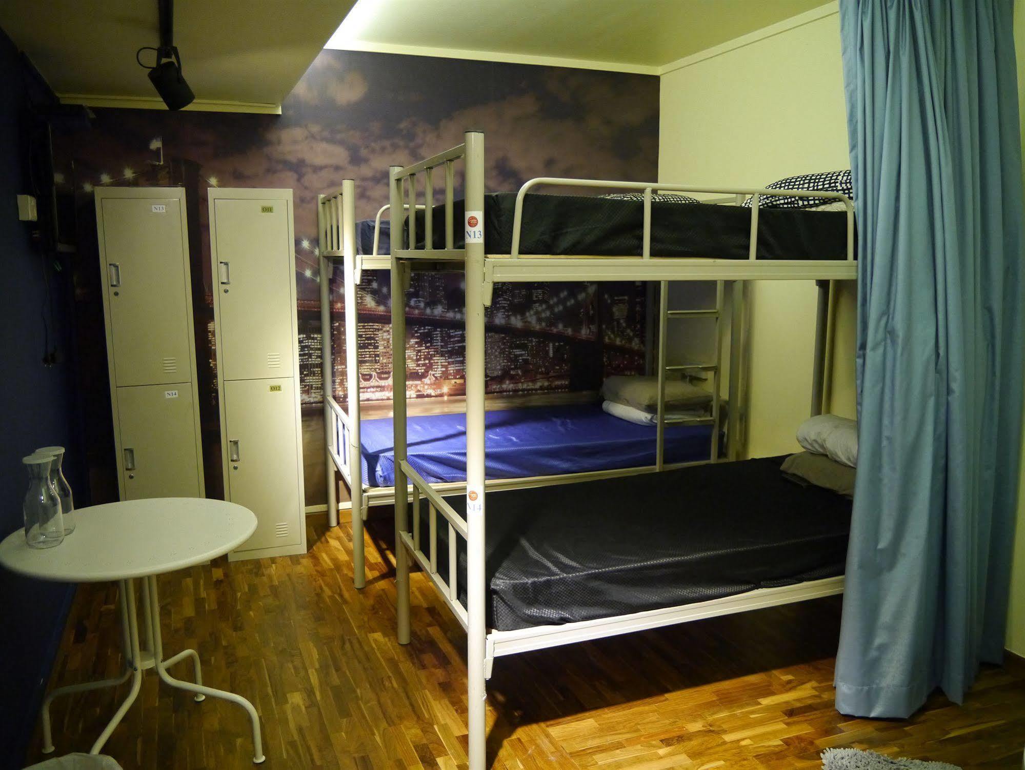 Reddoorz Hostel @ Kallang Mrt Singapore Exterior photo
