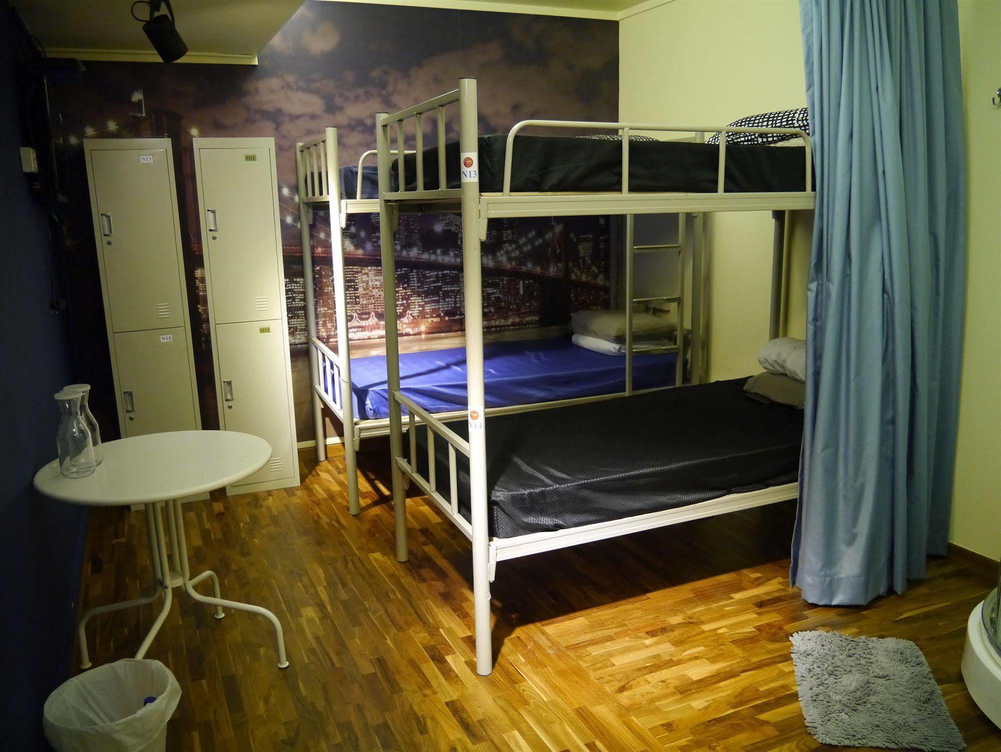 Reddoorz Hostel @ Kallang Mrt Singapore Exterior photo