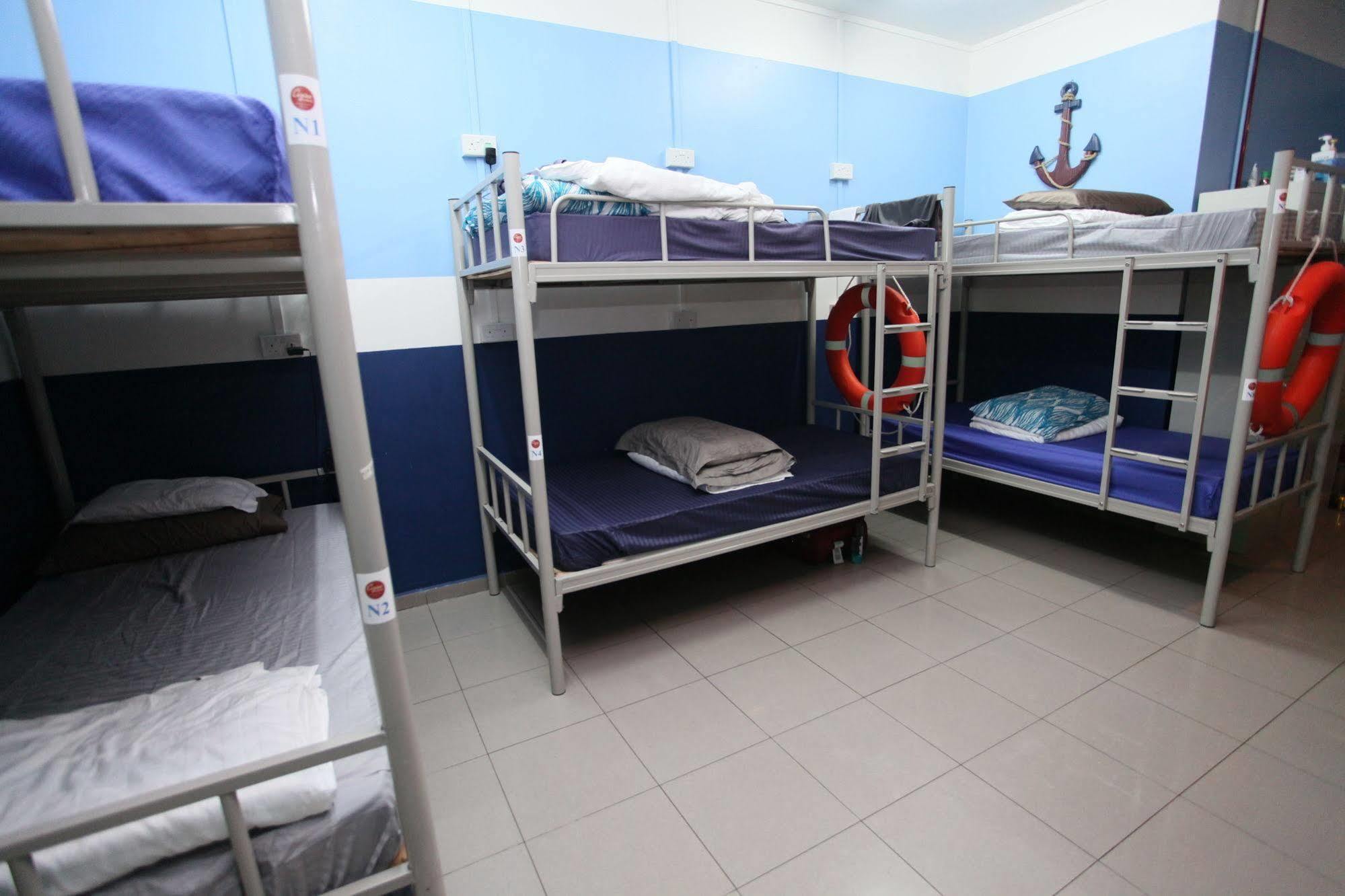 Reddoorz Hostel @ Kallang Mrt Singapore Exterior photo